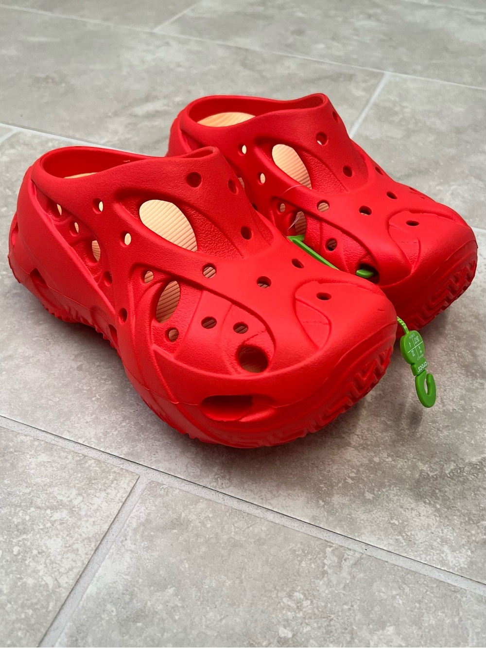 NWT Crocs Caged Clog Starfish Red Platform Shoes Women’s 6 211141-7AH